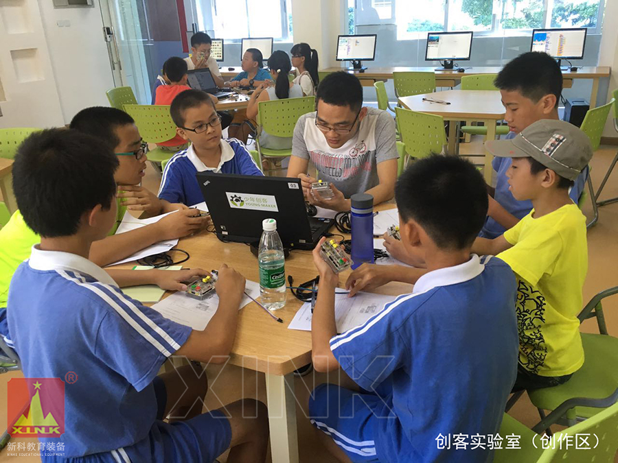 <a href='http://m.laleng.cn' target='1' style='font-size:14px; font-weight:bold; color:#0080ff;'>創客實驗室</a>