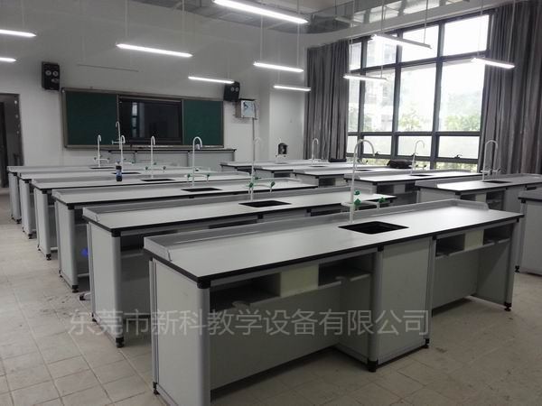 <a href='http://m.laleng.cn/chanpin/53-1.html' target='1' style='font-size:18px; font-weight:bold; color:#000000;'>科學(xué)實(shí)驗(yàn)室</a>設(shè)備