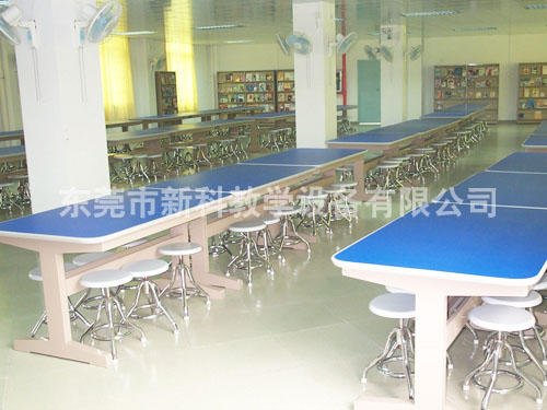 <a href='http://m.laleng.cn/chanpin/110-1.html' target='1' style='font-size:18px; font-weight:bold; color:#000000;'>圖書閱覽室</a>8