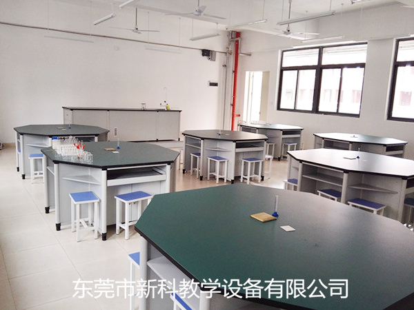 <a href='http://m.laleng.cn/' target='1' style='font-size:14px; font-weight:bold; color:#0080ff;'>物理實驗室</a>設備
