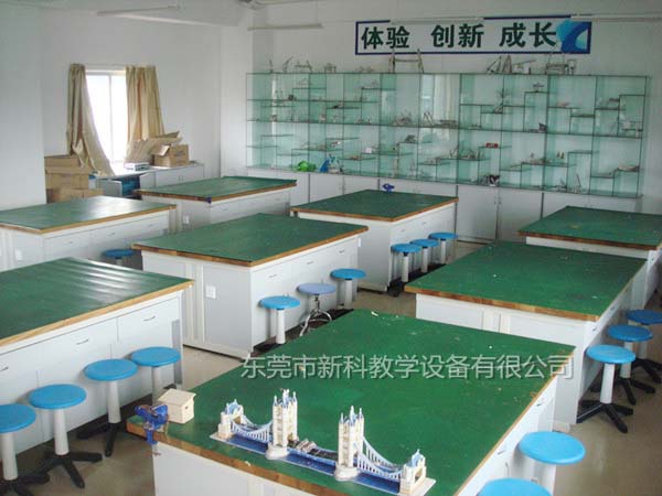 <a href='http://m.laleng.cn/chanpinyiji/37-1.html' target='1' style='font-size:18px; font-weight:bold; color:#ff0000;'>通用技術實驗室設備</a>